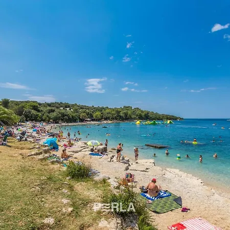 Apartment Sophie With Garden Near And Beautiful Pula